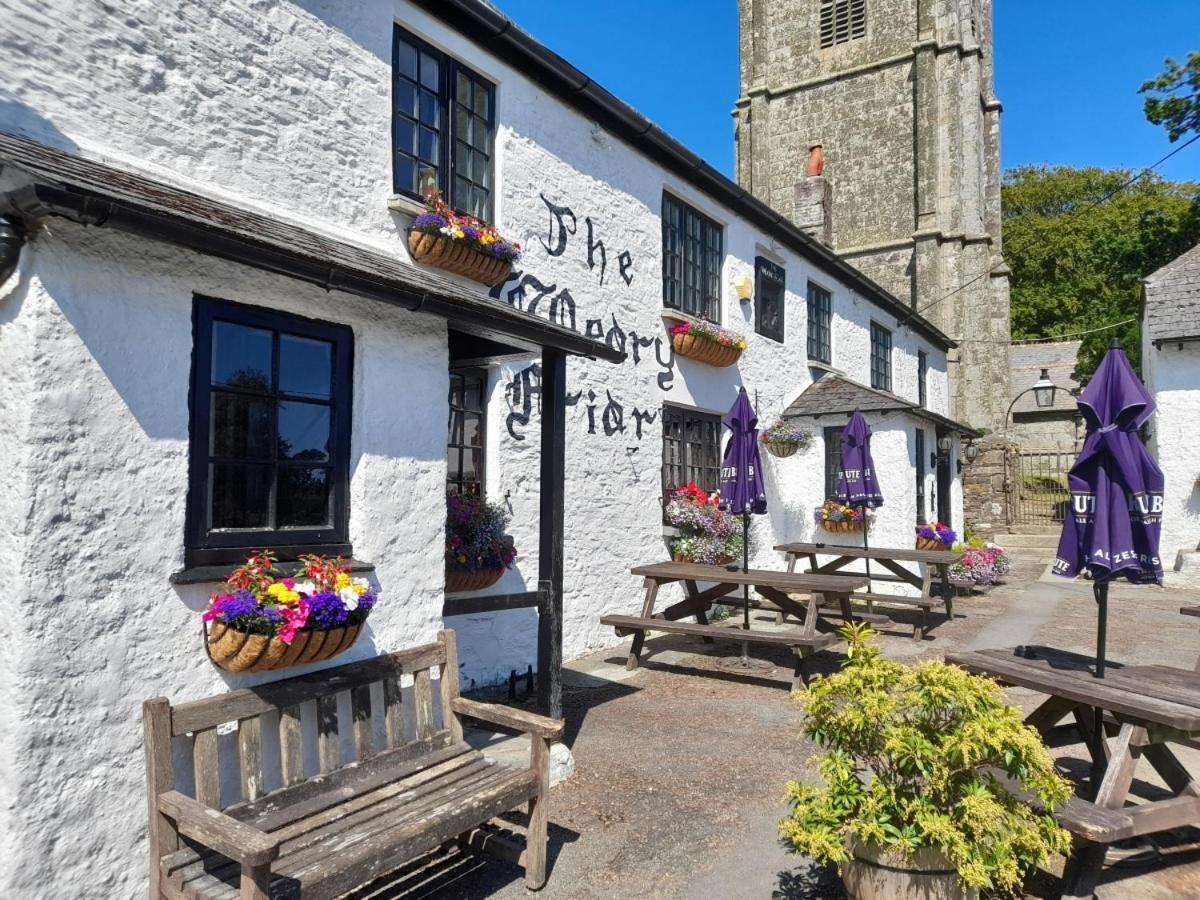 The Weary Friar Inn Pillaton Dış mekan fotoğraf