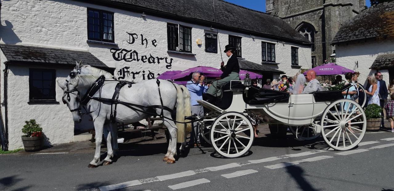 The Weary Friar Inn Pillaton Dış mekan fotoğraf